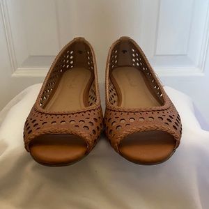 AE Open-Toed Flats